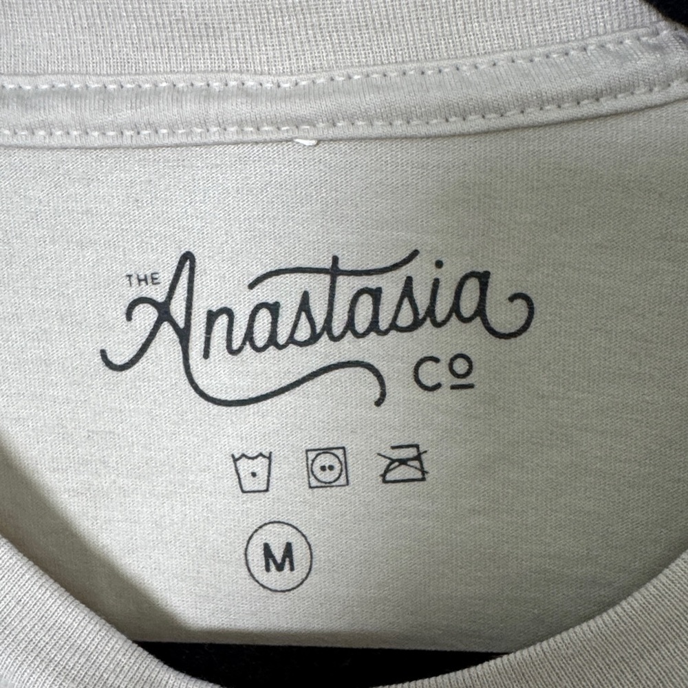 Anastasia Beige Lion Print Tee - Picture 3 of 5